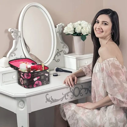 Printed Portable Makeup Bag with Zip - Image 4
