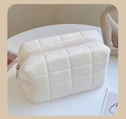 Quilted Portable Toiletry Bag with Zip - Image 5