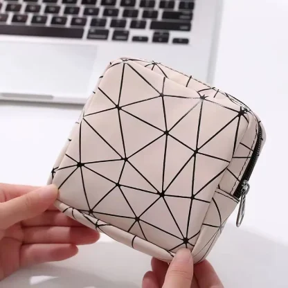 Portable Bag with Geometric Pattern - Image 2