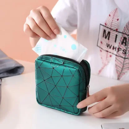 Portable Bag with Geometric Pattern - Image 4