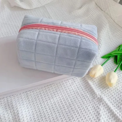 Quilted Portable Toiletry Bag with Zip - Image 2