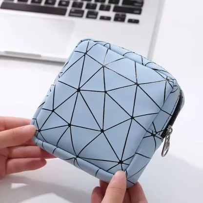 Portable Bag with Geometric Pattern - Image 3